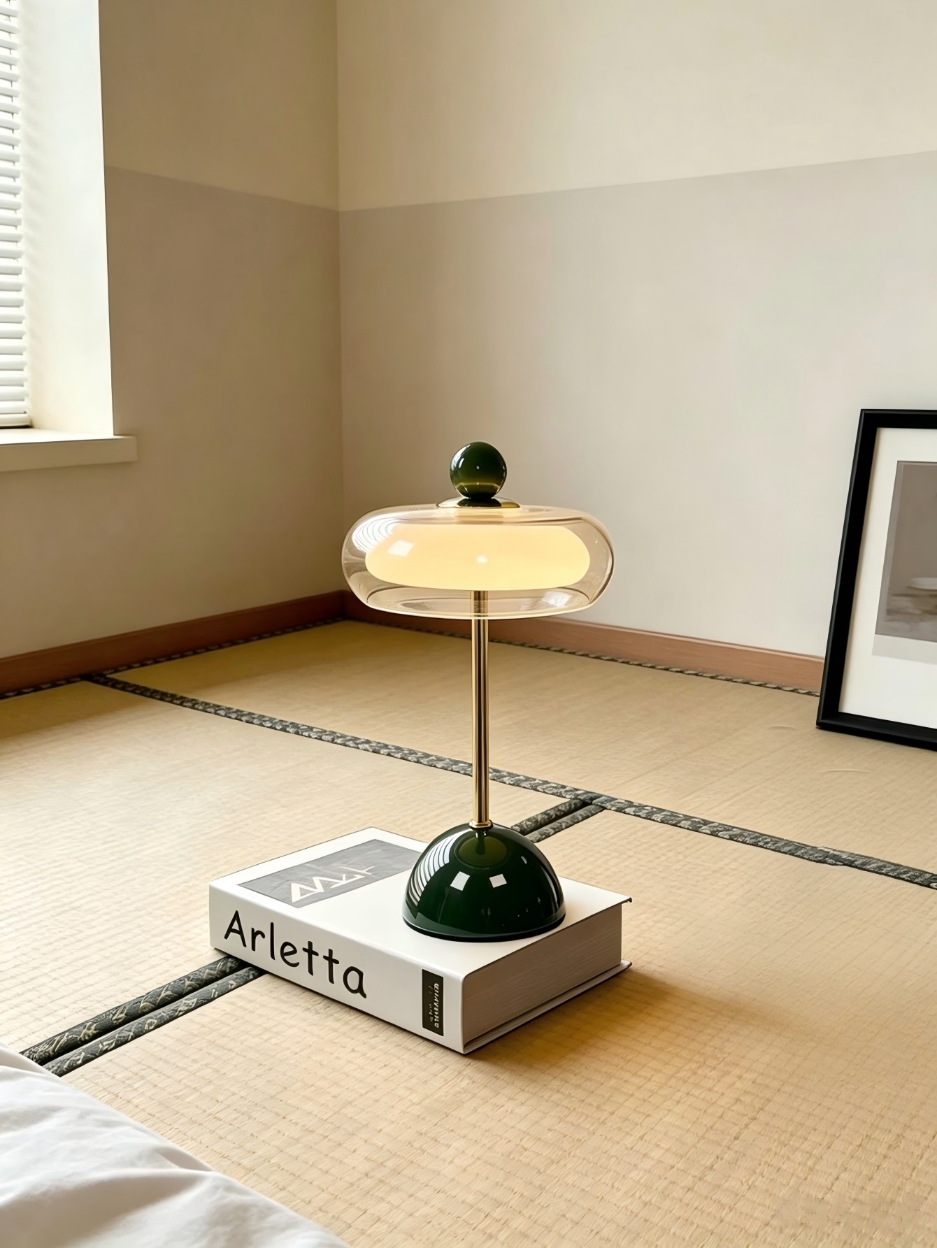 مصباح طاولة LED دوبامين بتصميم طبق طائر ملون
